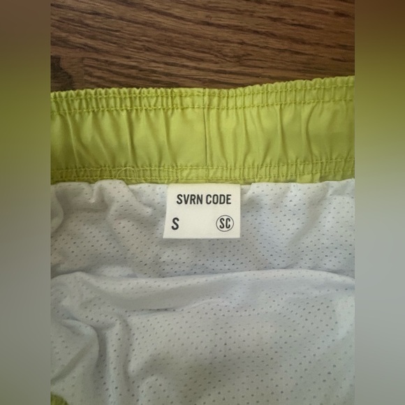 SVRN Sovereign Code Swim Trunks Mens Flower Hawaiian Design Size Small - Picture 3 of 5